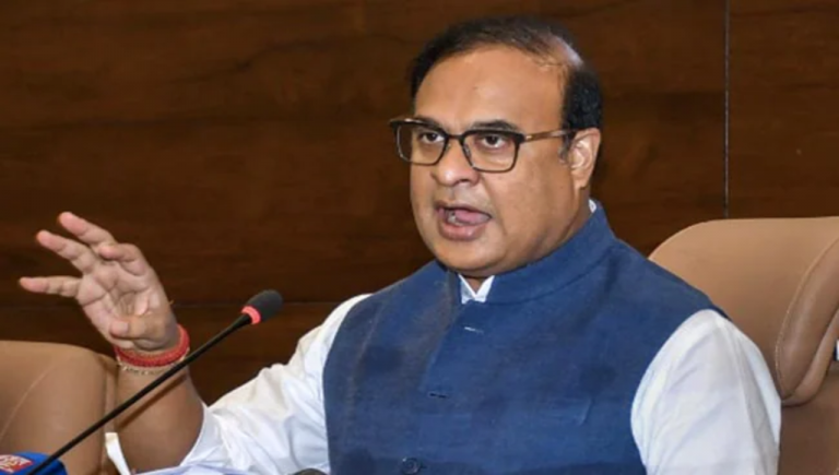 ‘केजरीवाल ने एक शब्द और बोला तो करूंगा  मुकदमा’, जानिए हिमंत बिस्वा सरमा ने दिल्ली के CM को क्यों दी चेतावनी?