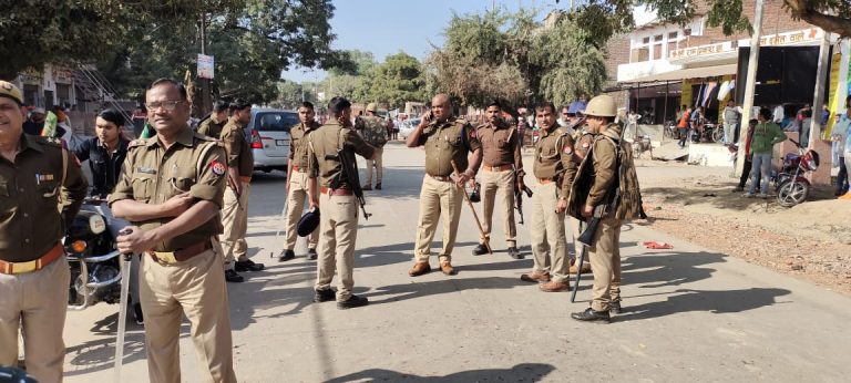 UP: ईद की नमाज के बाद संभल में दो गुटों में हिंसक झड़प, फायरिंग और पथराव में चार घायल
