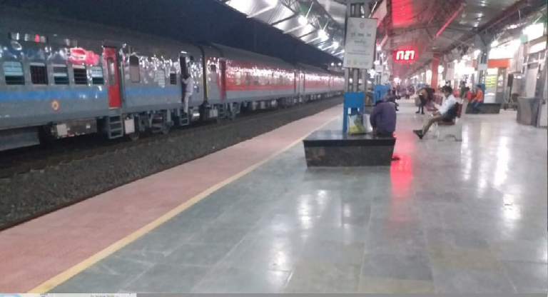 Indian Railways Updates: आज 122 ट्रेनें हैं कैंसिल, घर से निकलने के पहले देख लें पूरी लिस्‍ट