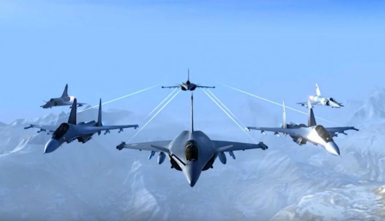 Defense: देश को हर साल 35-40 लड़ाकू विमान की है जरूरत