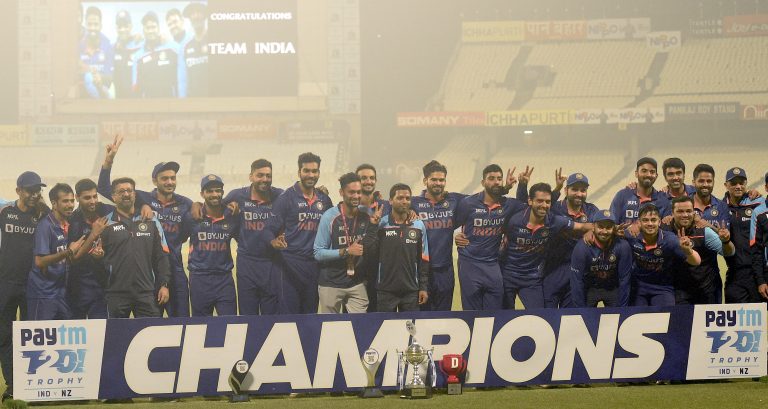 IND vs NZ T20: रोहित शर्मा की कप्तानी में भारत ने रचा इतिहास, न्यूजीलैंड को पहली बार 3-0 से किया क्लीन स्वीप IND vs NZ T20: रोहित शर्मा की कप्तानी में भारत ने रचा इतिहास, न्यूजीलैंड को पहली बार 3-0 से किया क्लीन स्वीप