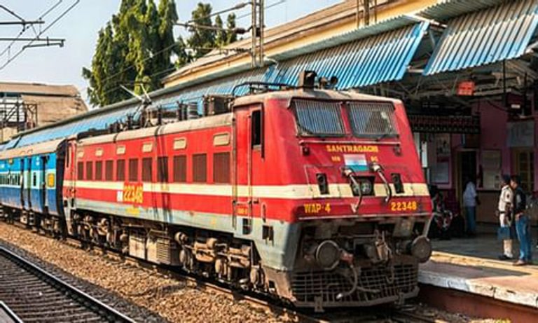 Indian Rail : बरेली से लालकुआं, कासगंज और पीलीभीत के बीच आज चलेगी उर्स स्पेशल ट्रेन, जानें स्टॉपेज…