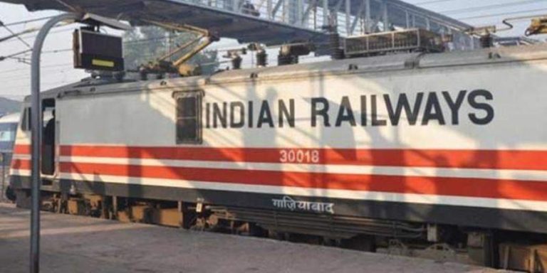 Indian Railways : बिना ड्राइवर के आखिर कैसे 84 किलोमीटर तक दौड़ती रही ट्रेन ? मचा हड़कंप
