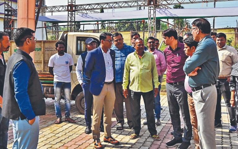 देवघर : शिल्पग्राम में आज होगा झारखंड स्थापना समारोह, डीसी ने लिया जायजा