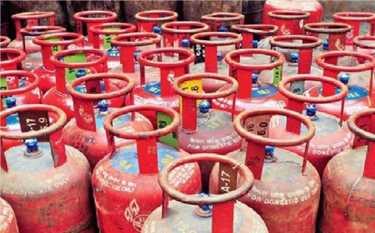 Rule Change: 1 मई से बढ़ सकते हैं घरेलू गैस के दाम? GST सहित कई नियमों में भी होगा बदलाव, पढ़ें पूरी रिपोर्ट