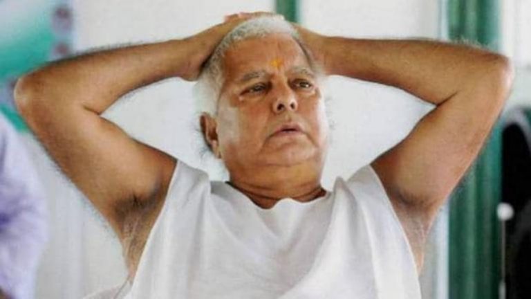 बिहार चुनाव 2020 : लालू का ट्वीट, बिहार में ही रोजी-रोटी की बात करने वाली सरकार को चुनिए