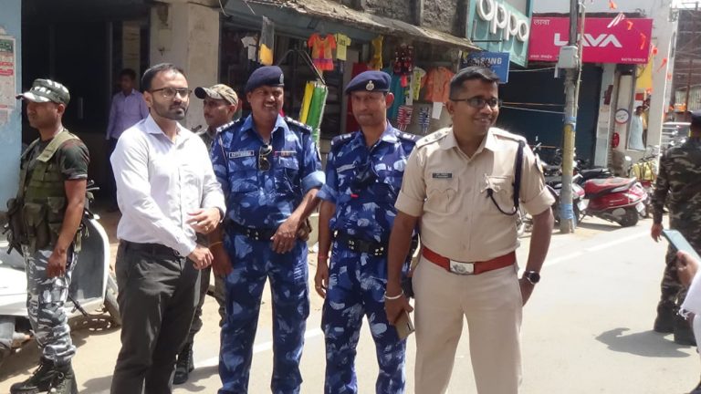 झारखंड के लोहरदगा में स्थिति हो रही सामान्य, सुरक्षा के हैं कड़े इंतजाम, आपसी सौहार्द बनाए रखने की अपील