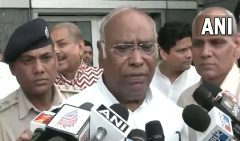 Agnipath Scheme: ‘अग्निपथ योजना को खरगे ने बताया युवाओं से अन्याय, कहा- सत्ता में आए तो बहाल करेंगे पुरानी भर्ती प्रक्रिया