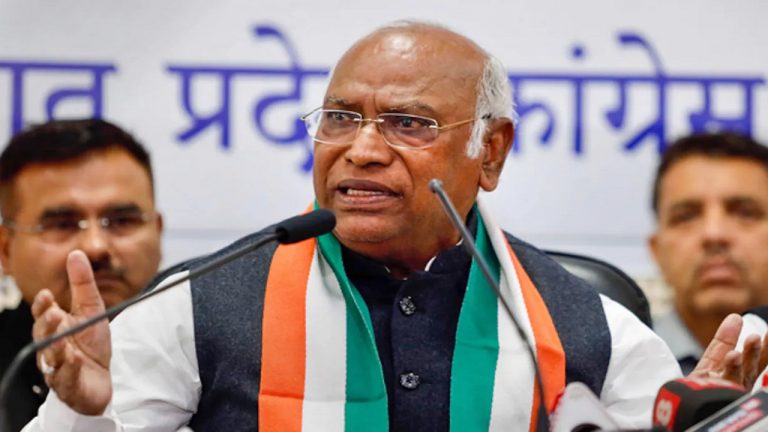 कर्नाटक का अगला मुख्यमंत्री कौन ? कांग्रेस अध्यक्ष मल्लिकार्जुन खरगे तय करेंगे नाम