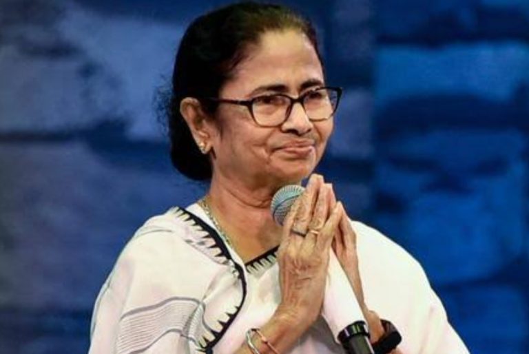 WB News: सरकारी कर्मचारियों के लिए खुशखबरी, ममता बनर्जी सरकार ने फिर बढ़ाया 3 फीसदी डीए