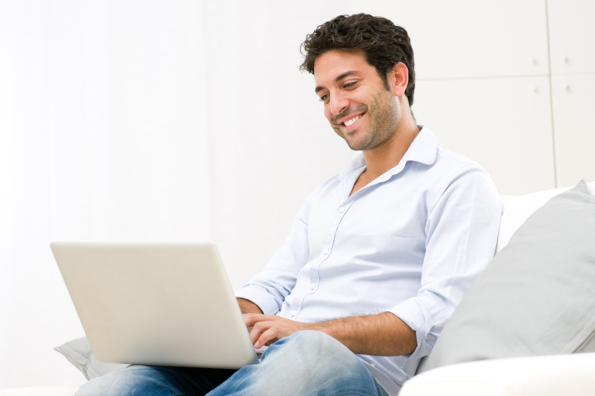 you ever use laptop while sitting on the bed?