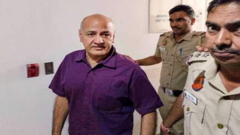 तीन महीने बाद मिली 7 घंटे की जमानत, फिर भी बीमार पत्नी से नहीं मिल सके सिसोदिया