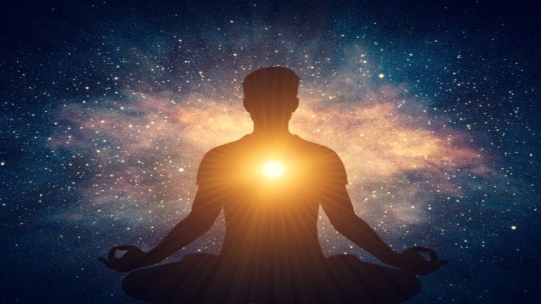Health Tips: जानिए क्या है ‘पावर मुद्रा’ जिसे दुनिया के प्रभावशाली लोग भी करते हैं अभ्यास