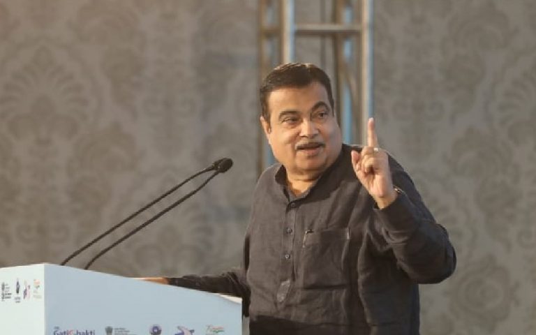 BJP vs Congress : मल्लिकार्जुन खरगे और जयराम रमेश पर भड़के नितिन गडकरी, भेजा कानूनी नोटिस