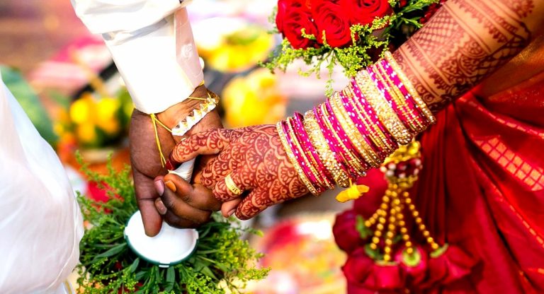 बिहार में दूल्हा बदलकर बारात लेकर पहुंची लड़के की मां, लड़कीवालों को पता चला तो जानें क्या हुआ..