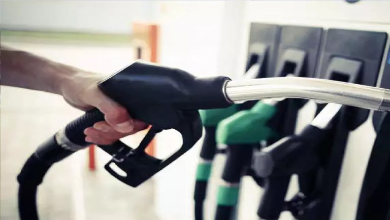 Petrol Diesel Price Hike: दिल्ली में पेट्रोल-डीजल के दामों में फिर हुआ इजाफा, जानिए कितनी बढ़ी कीमत