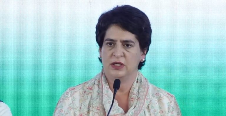 UP Congress Manifesto: सरकार बनते ही 10 दिन में किसानों का कर्ज माफ, बिजली का बिल करेंगे हाफ, पढ़ें ऐलान