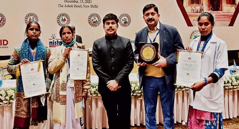 NCD स्क्रीनिंग में झारखंड को तीसरा स्थान, राष्ट्रीय स्वास्थ्य मिशन झारखंड के अभियान निदेशक को पुरस्कार