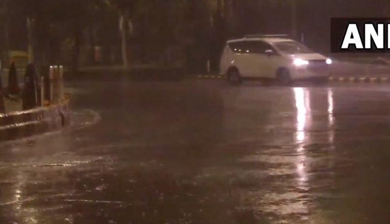 Weather Forecast Updates: उत्तर प्रदेश से राजस्थान तक बदला मौसम, दिल्ली-एनसीआर में बारिश के साथ ओले