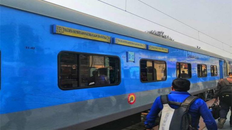 Train News : कल आसनसोल मंडल में मेगा ब्लॉक से 17 एक्सप्रेस ट्रेनें रद्द, कई के मार्ग बदले