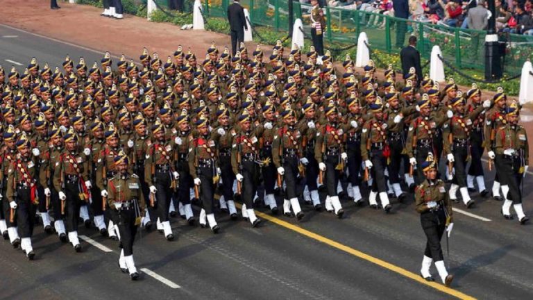 गणतंत्र दिवस समारोह पर इस बार भी मंडरा रहा कोरोना महामारी का साया, परेड रूट में बदलाव