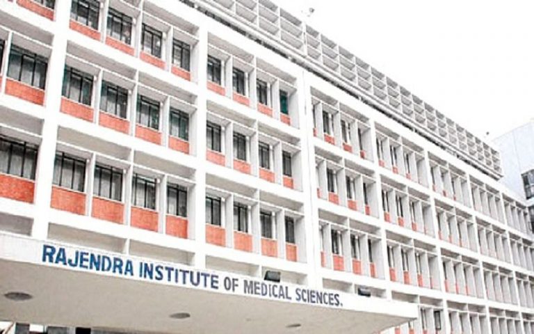 डॉ राजकुमार ने एक बार फिर संभाला रिम्स निदेशक का पद