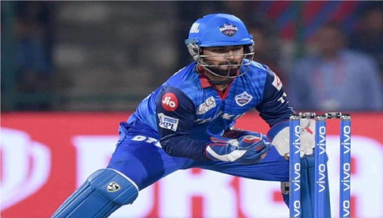 IPL 2021, DC vs RCB : विकेट के पीछे पंत की कमेंट्री से दुनिया लोटपोट, VIDEO में देखें मैक्सवेल के छक्के पर क्या बोले