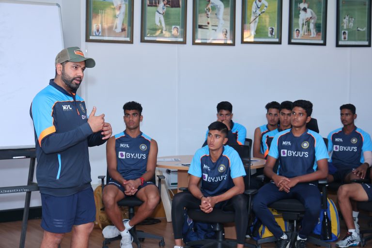 रोहित शर्मा ने नेशनल क्रिकेट एकेडमी में क्रिकेटरों को दिये टिप्स, रिहैब में ऐसे कर रहे समय का उपयोग