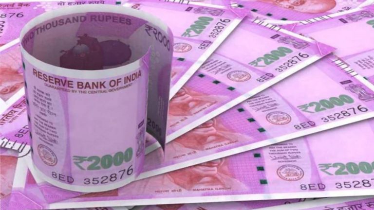 स्टॉक मार्केट में बिकवाली से निवेशकों की संपत्ति में 1.36 लाख करोड़ रुपये की गिरावट