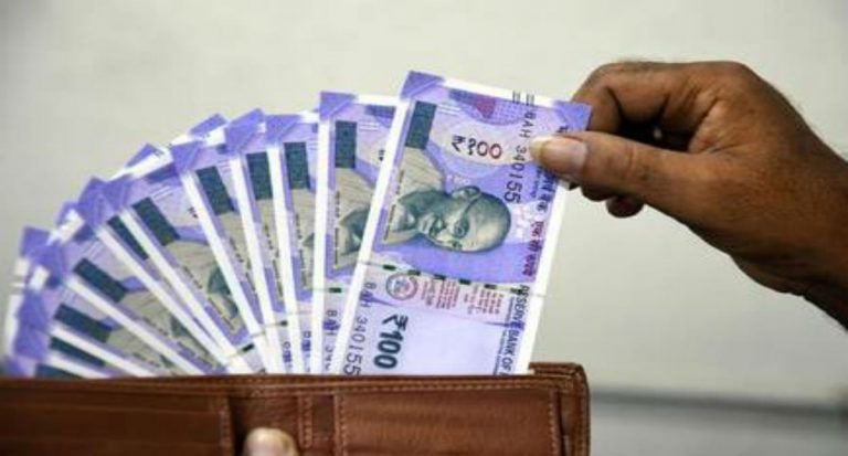 7th Pay Commission News : जनवरी में बढ़ सकता है केंद्रीय कर्मचारियों का महंगाई भत्ता, मिलेगा ये लाभ भी…