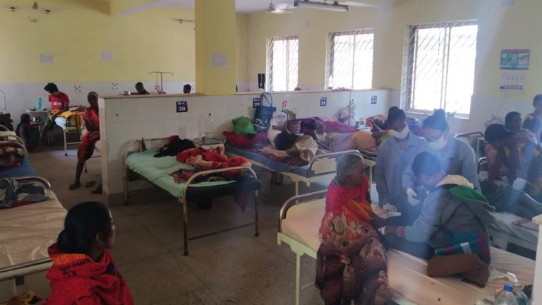 पटना के सरकारी अस्पतालों में बढ़ी सर्दी-खांसी के मरीजों की भीड़, पर जरूरी दवाएं स्टॉक से गायब