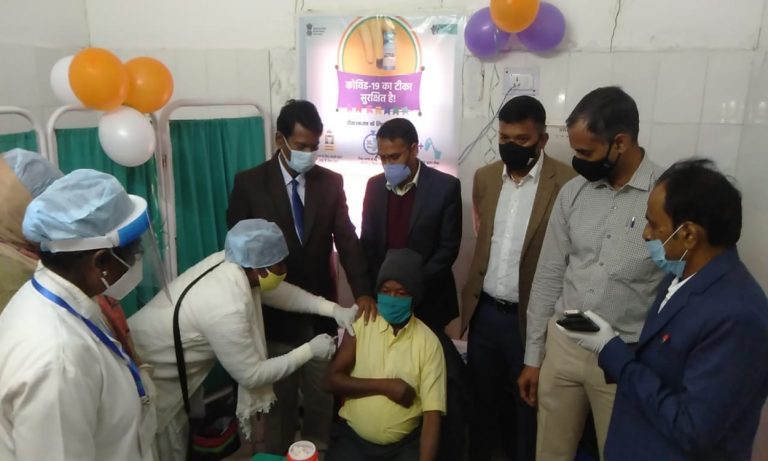 Corona Vaccine in Bihar : बिहार में आज से हेल्थ एंड वेलनेस सेंटर पर भी लगेगा टीका, भीड़ के कारण 20 दिनों तक पहुंचा वेटिंग लिस्ट