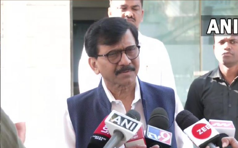 मुश्किलों में संजय राउत! ठाणे पुलिस ने दर्ज किया मामला, सीएम शिंदे के बेटे पर लगाया था सुपारी देने का आरोप
