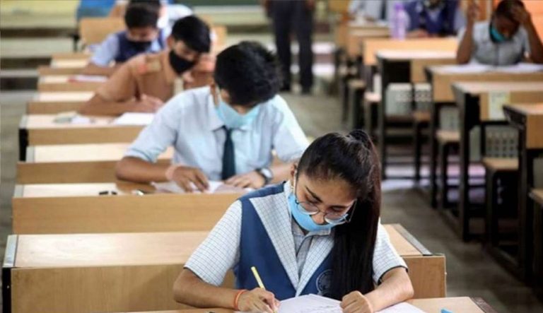 करीब तीन महीने के बाद बिहार में आज से खुल गये प्लस टू स्कूल, कॉलेज, विवि में शुरु हुई पढ़ाई