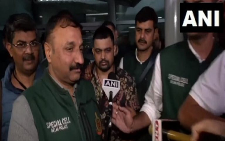 Delhi: गैंगस्टर दीपक बॉक्सर को भारत लाया गया, FBI की मदद से दिल्ली पुलिस ने मेक्सिको में किया था गिरफ्तार