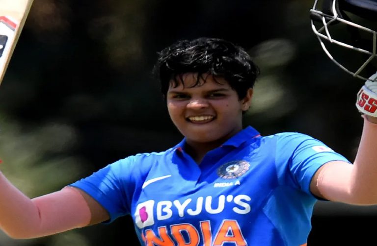 इंग्लैंड में शेफाली वर्मा का धमाल, 22 गेंदों पर ठोक डाला अर्धशतक, ताबड़तोड़ पारी खेल टीम को दिलायी टीम