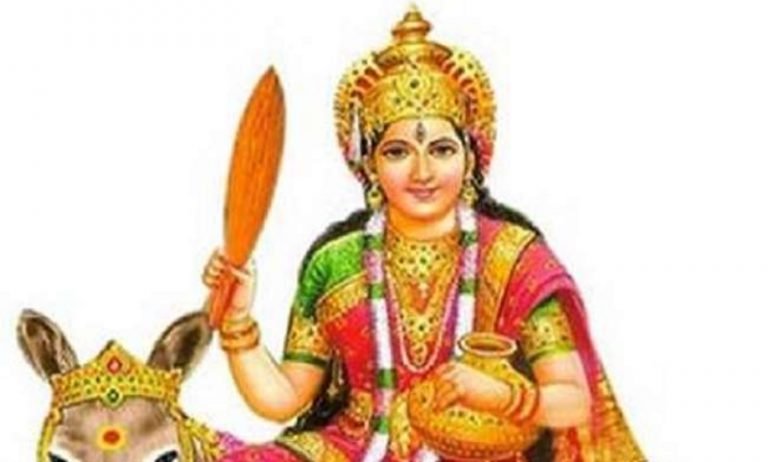 Sheetala Ashtami 2021: आज शीतला अष्टमी व्रत पर पड़ रहे ये सात शुभ मुहूर्त, जानें गोधूलि मुहूर्त में कैसे करें मां शीतला की पूजा, क्या है व्रत विधि कथा व अन्य डिटेल्स