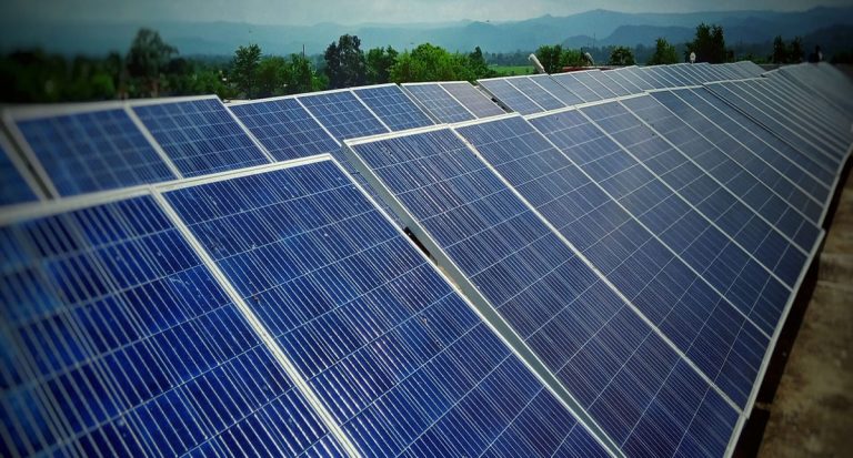 Solar Panel : बिजली का बिल हो जाएगा आधा, बस एक बार निवेश से रहें सालों तक बेफिक्र