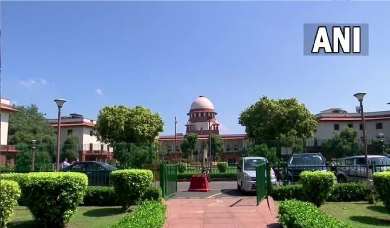 EVM and VVPAT: सुप्रीम कोर्ट ने वीवीपैट मामले पर सुनवाई करते हुए आज दोपहर को चुनाव आयोग के अधिकारी को किया तलब