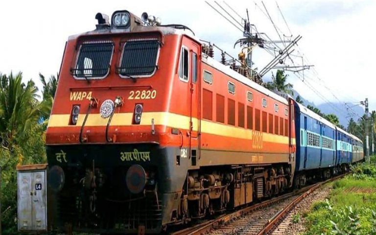 Train Cancel List: गोरखपुर कैंट में निर्माण कार्य को लेकर शहीद, आम्रपाली सहित कई ट्रेनें रद्द