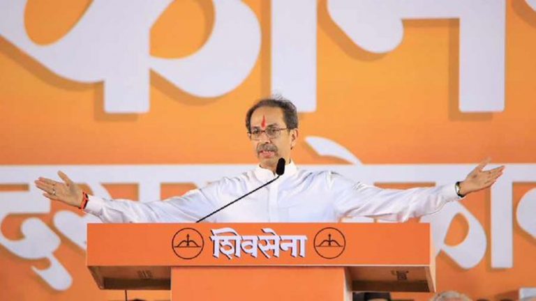‘उद्धव ठाकरे का घर से निकलना कर देंगे मुश्किल’ देवेंद्र फडणवीस पर हमले से गुस्से में भाजपा