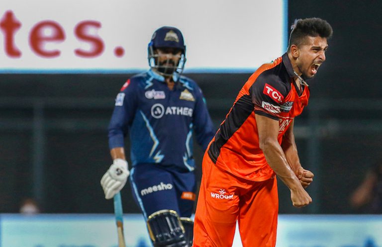 IPL 2022: डेनियल विटोरी ने उमरान मलिक को बताया हीरा, कहा- युवा गेंदबाज की रफ्तार से बल्लेबाजों में खौफ