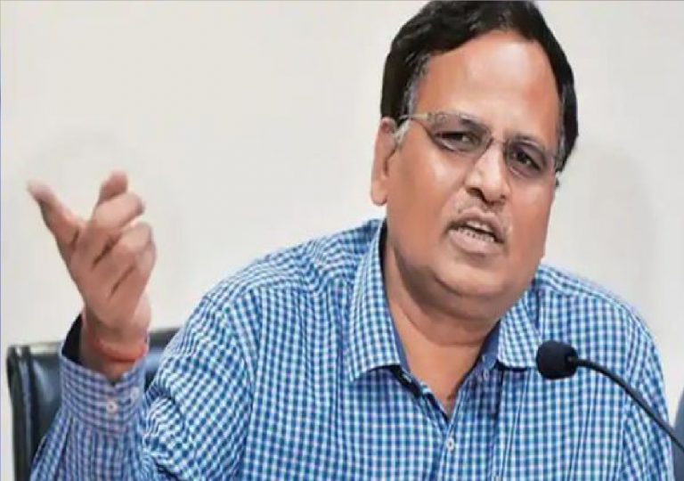 बीएसईएस यमुना पॉवर लिमिटेड ने 3 एम्बुलेंस और 50 सैनिटाइजर मशीन दिल्ली सरकार को सौंपा, कोरोना से जंग में करेगी मदद