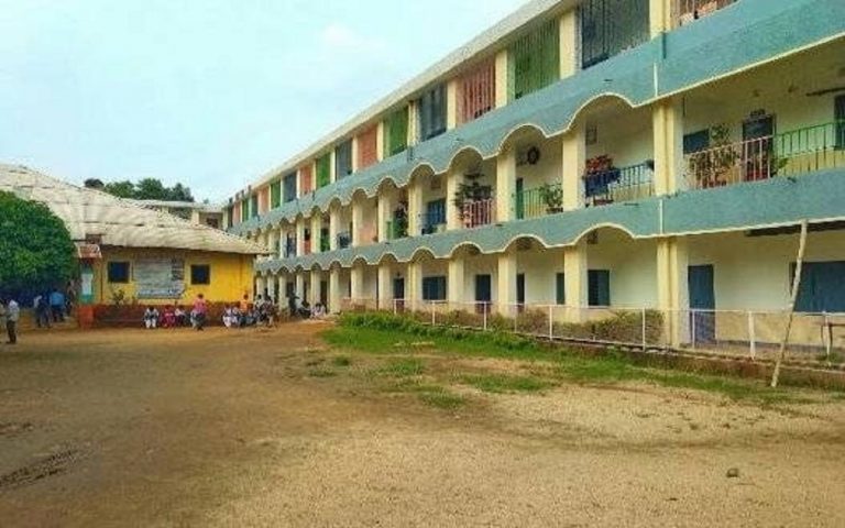 अतिक्रमण के भेंट चढ़ रहा राजकीय पॉलिटेक्निक की जमीन, प्रशासन और निगम ने नहीं ली सुध