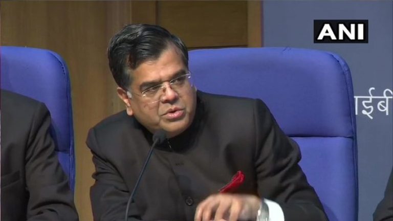 क्रिप्टोकरेंसी में कर रहे हैं निवेश, तो नुकसान के लिए सरकार जिम्मेदार नहीं: वित्त सचिव