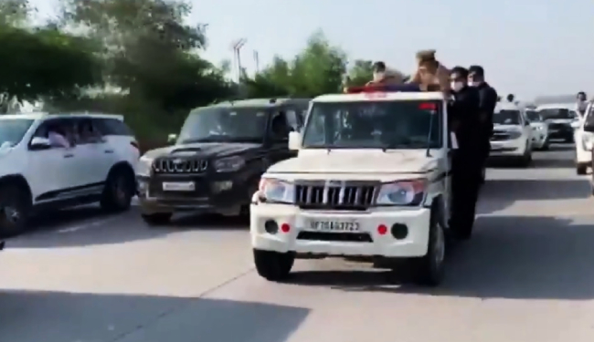 Hathras Case : यूपी पुलिस को अधिक संवेदनशील होना चाहिए, संसदीय समिति संज्ञान लेगी : भाजपा सांसद Hathras Case : यूपी पुलिस को अधिक संवेदनशील होना चाहिए, संसदीय समिति संज्ञान लेगी : भाजपा सांसद