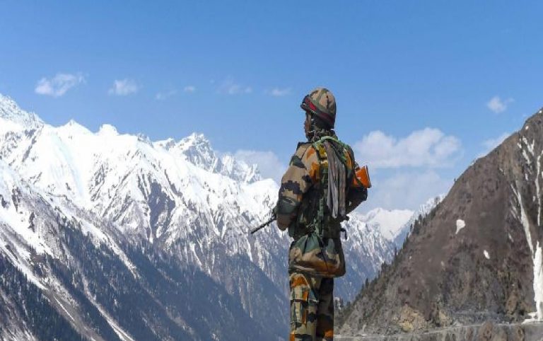 रक्षा क्षेत्र में आत्मनिर्भरता