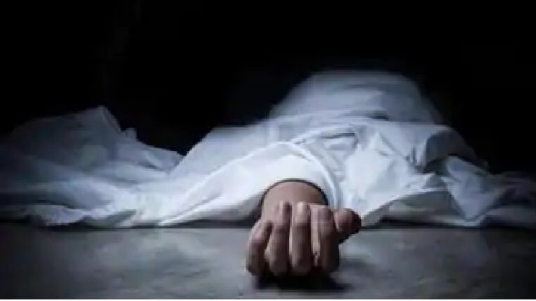 ‘मां जितना पढ़ता हूं, उससे कुछ नहीं होता है’…सुसाइड नोट लिखकर स्कूल टॉपर रहे छात्र ने लगा ली फांसी