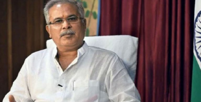 ‘कांग्रेस से गुर्राते हुए जाते हैं और दुम दबा कर आते हैं’, सिंधिया के भाजपा में शामिल होने पर बघेल का तंज