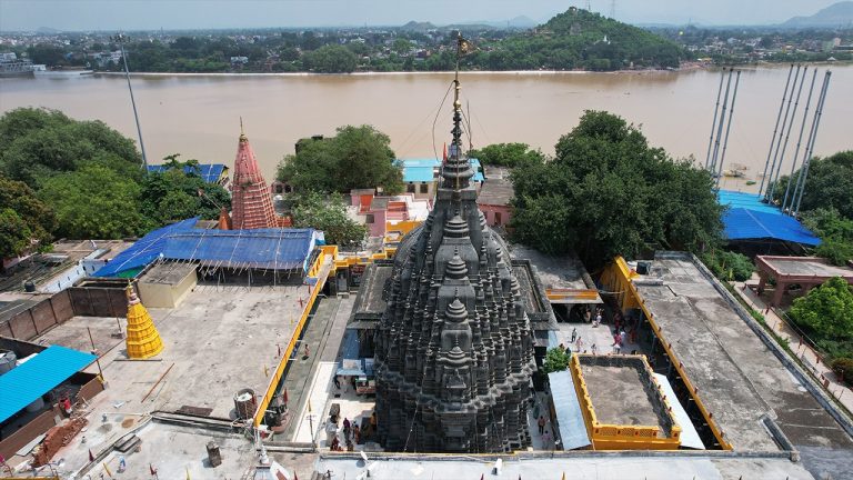 Video Pitru Paksha 2022: श्रद्धालु पहले दिन गोदावरी में कर रहे पिंडदान, भूलकर भी नहीं करें ये चीजें दान